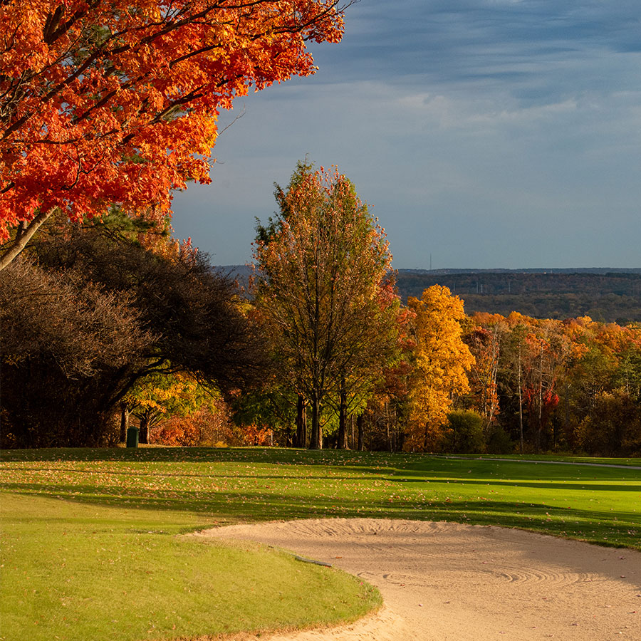 Manakiki golf course at fall time